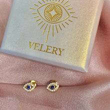 Load image into Gallery viewer, Sparkly Eyes Earrings
